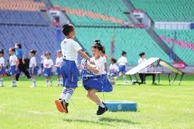 2025 赛季：纽约洋基队索托在对阵红袜的生死战中击出 450 英尺逆转满贯炮